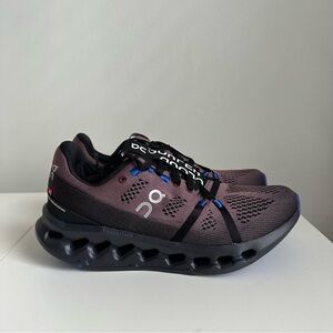 ON RUNNING SNEAKERS CLOUD SURFER